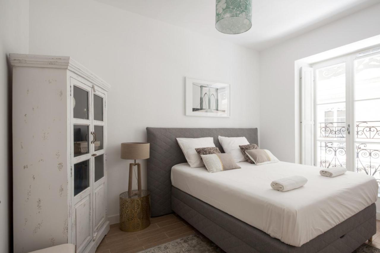 Modern&design 1br In City-center Appartement *